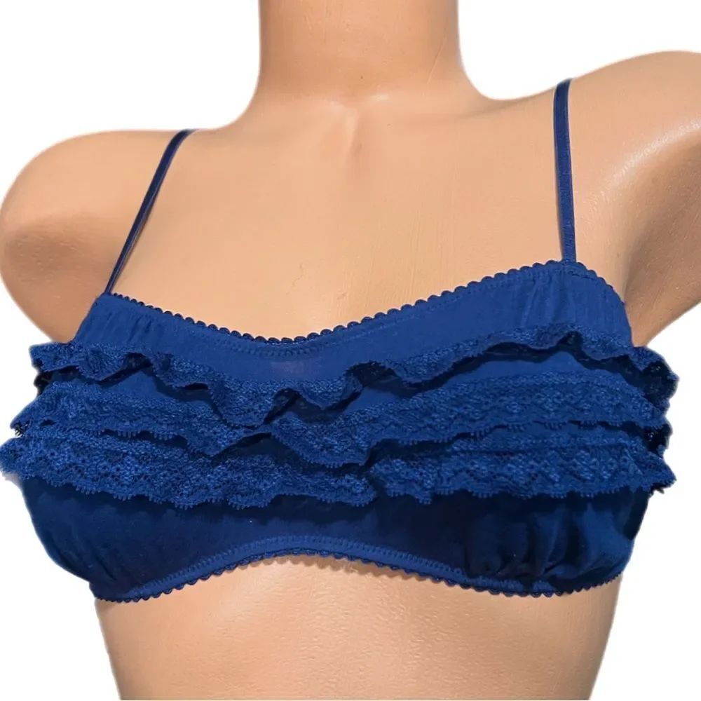 Victoria’s Secret Flirty Lace Ruffles unlined bralette bra blue Large